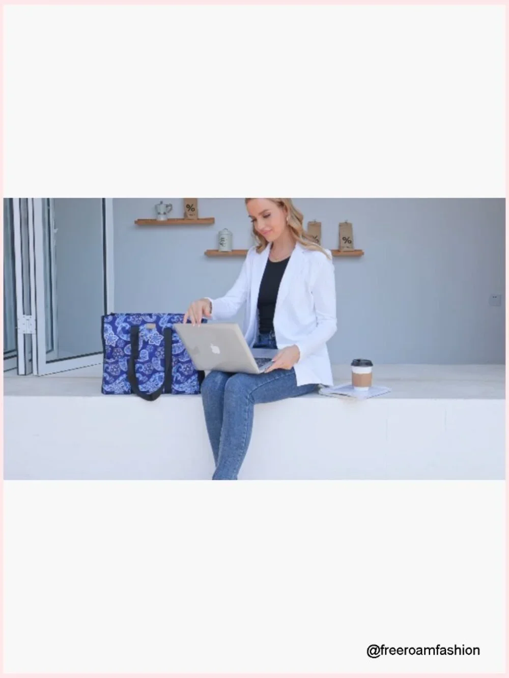 Utility Water Resistant Tote Bag with 13 Pockets Top Zipper Closure Bottom